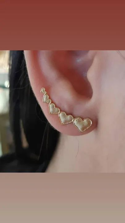 Brinco de coração dourado banhado a ouro18k 