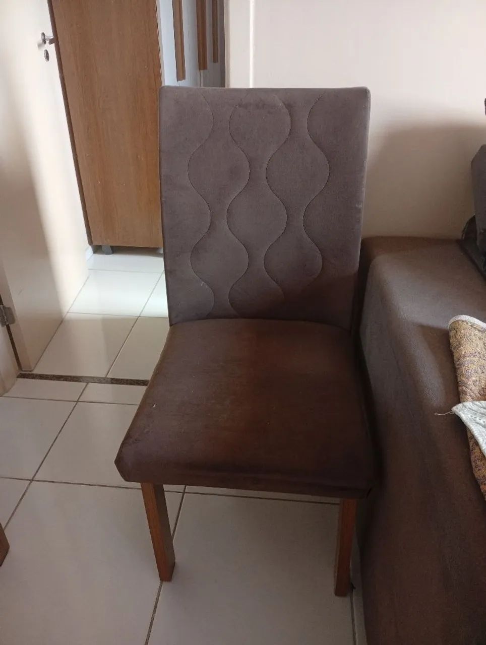 Vendo 4 cadeiras  toda nova - Foto 2