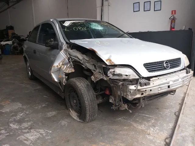 Sucata Venda De Peças Chevrolet Astra 2000 1.8 8v - Foto 4