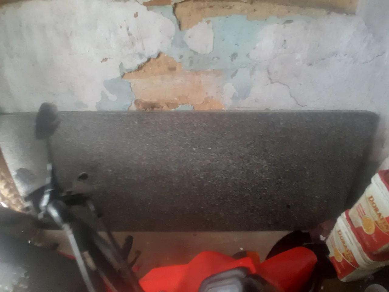 Mesa de apoio cinza
