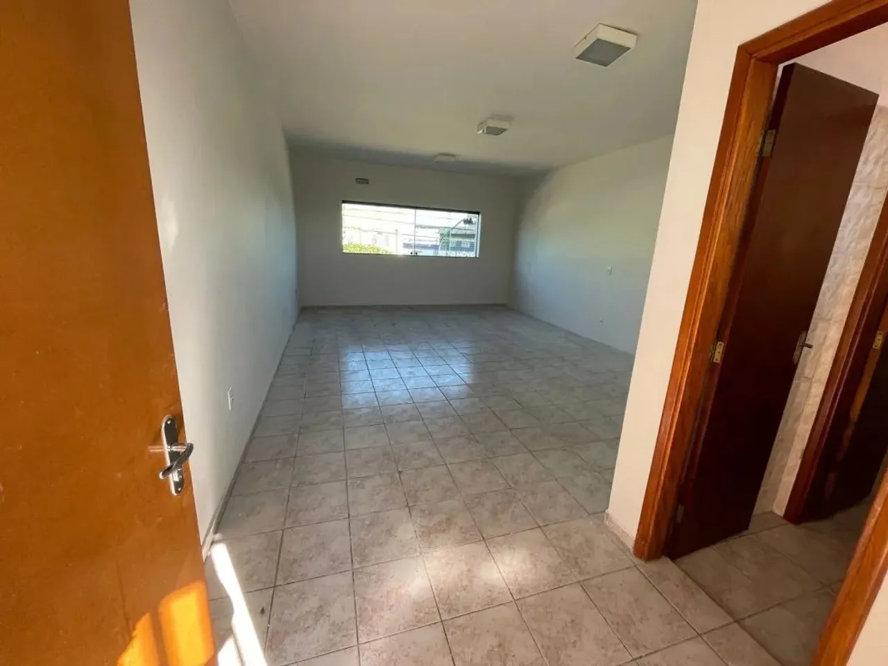 Sala comercial para alugar no Núcleo Habitacional Mary Dota em Bauru