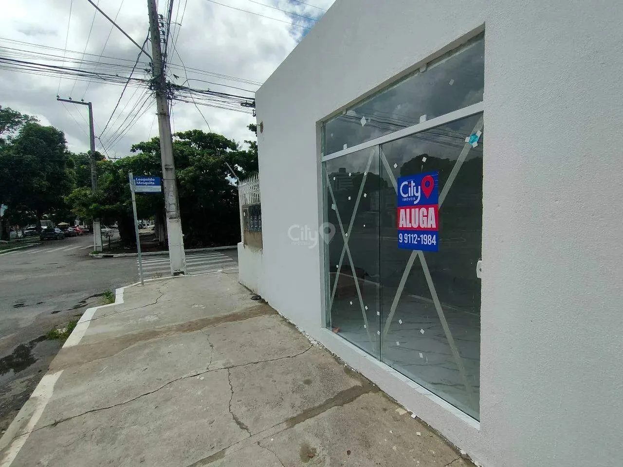 Sala Comercial para Alugar no Grageru 20m² | Ótima Visibilidade