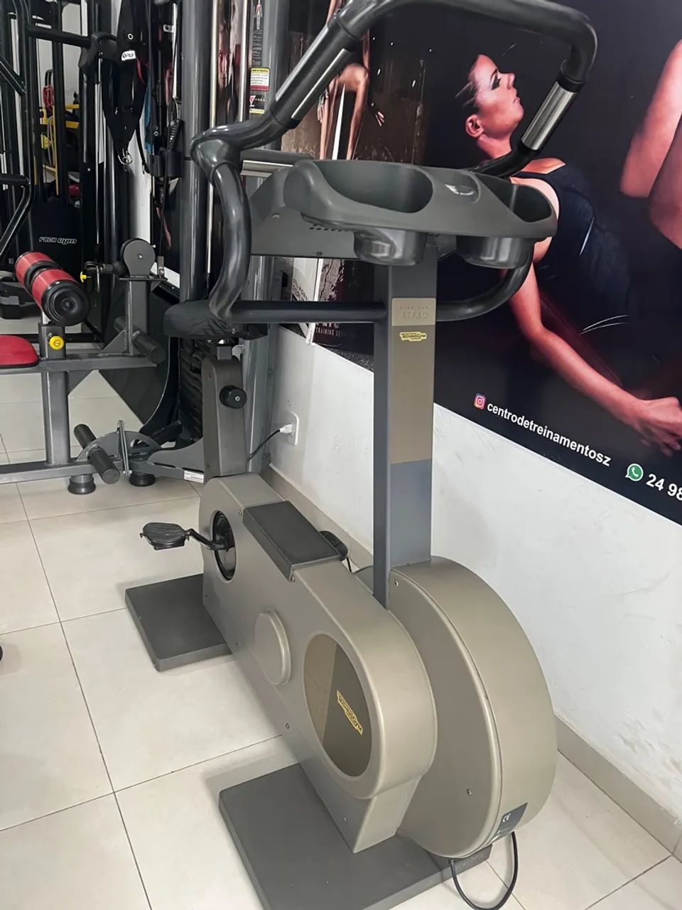 Bicicleta Ergométrica Profissional - Academia - Foto 4