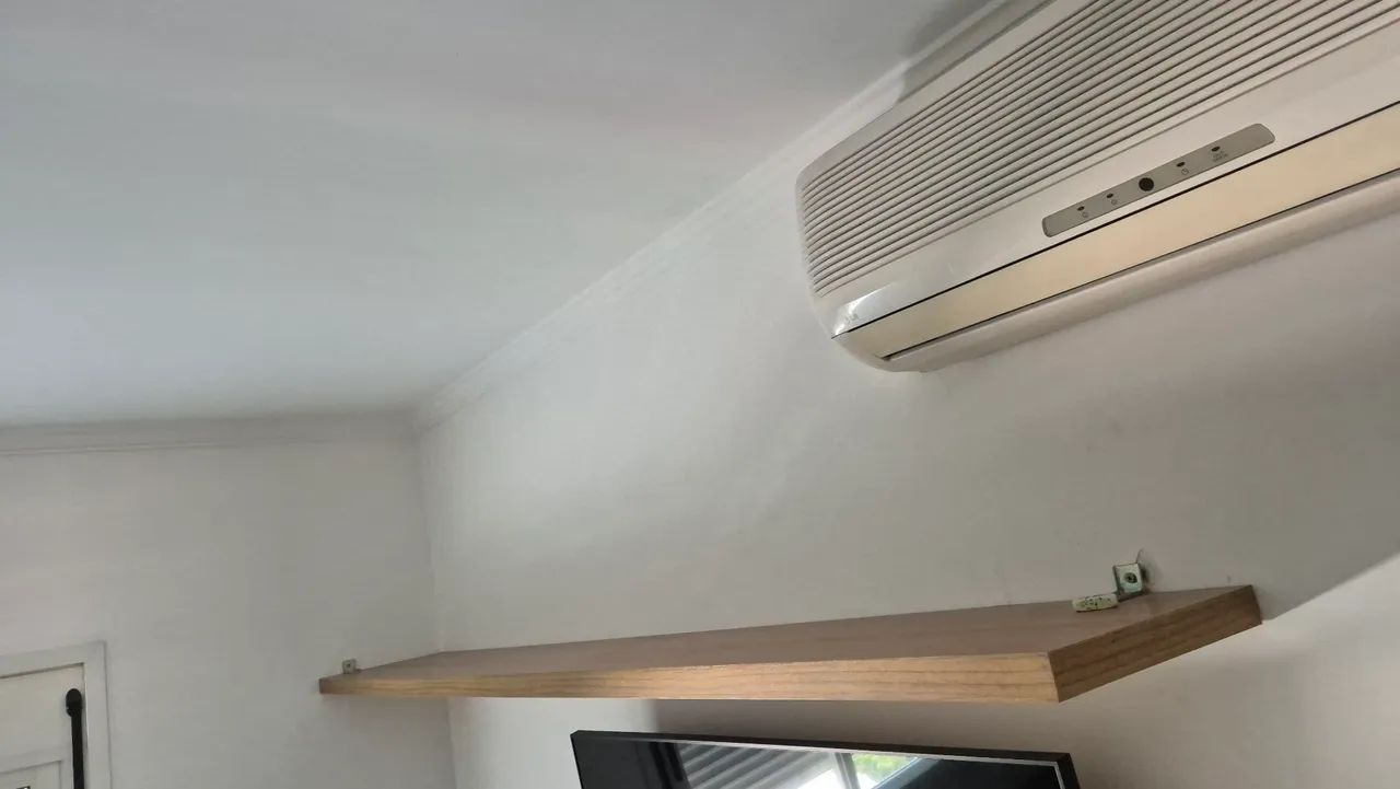 BAIXOU O PREÇO OFERTA PRATELEIRAS MADEIRA MACIÇA PARA SALA OU QUARTO IMPERDIVEL - Foto 2