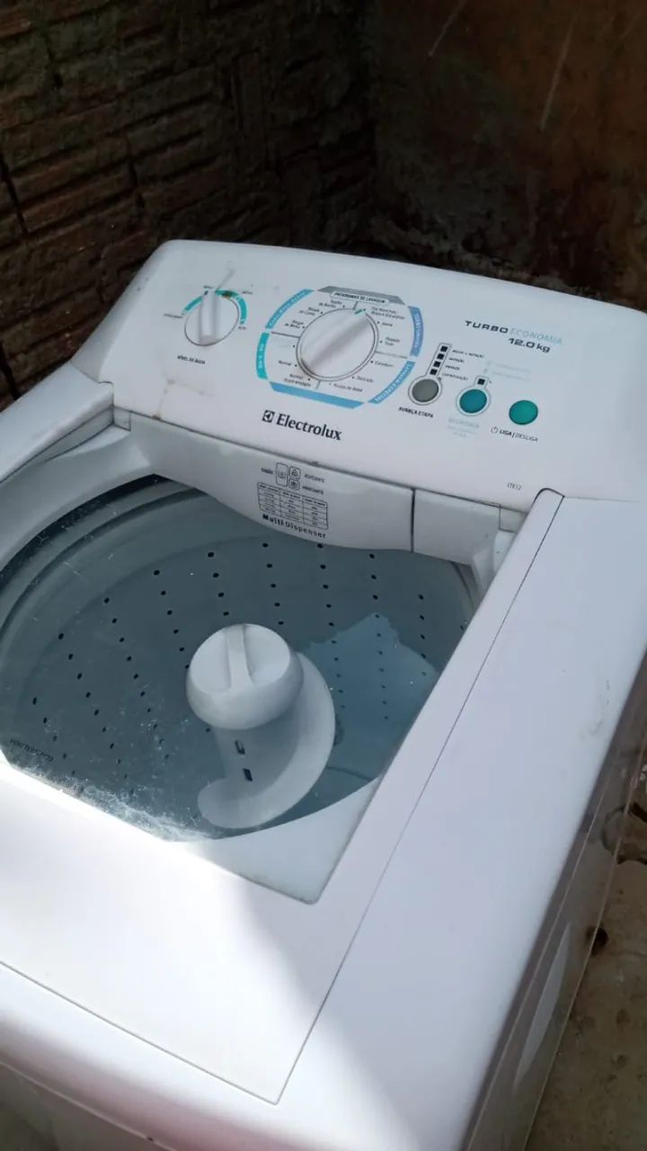 Máquina de lavar Electrolux 12kg Semi nova