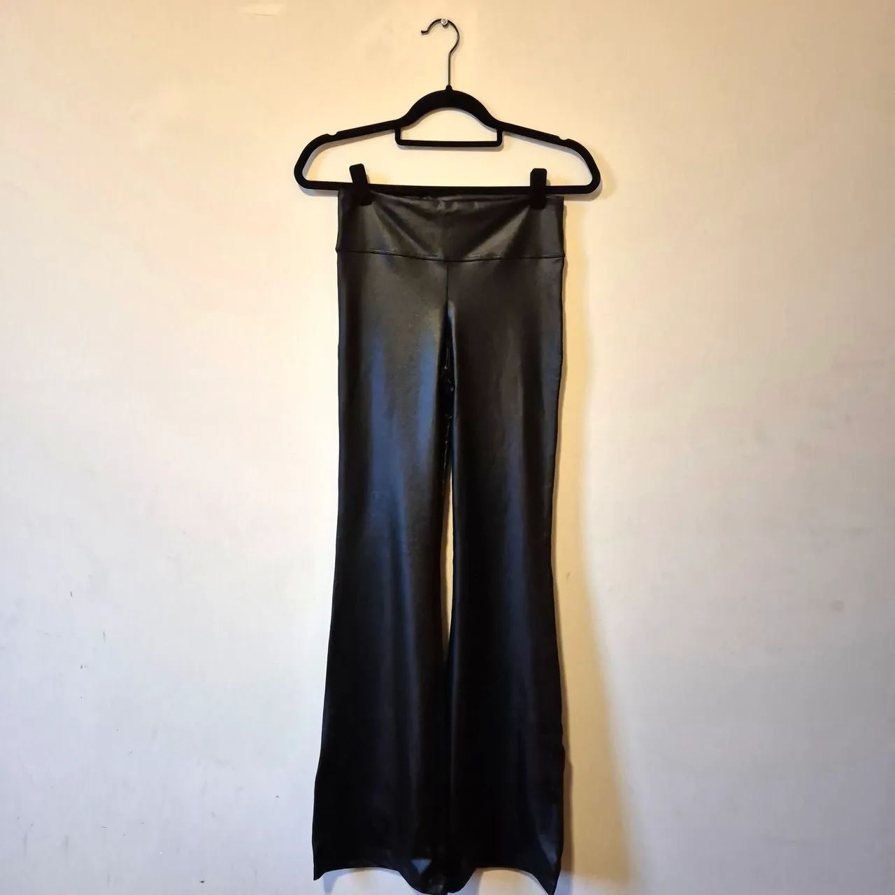 Calça Cirrê Flare Preta - G - Nova!!! - Foto 5