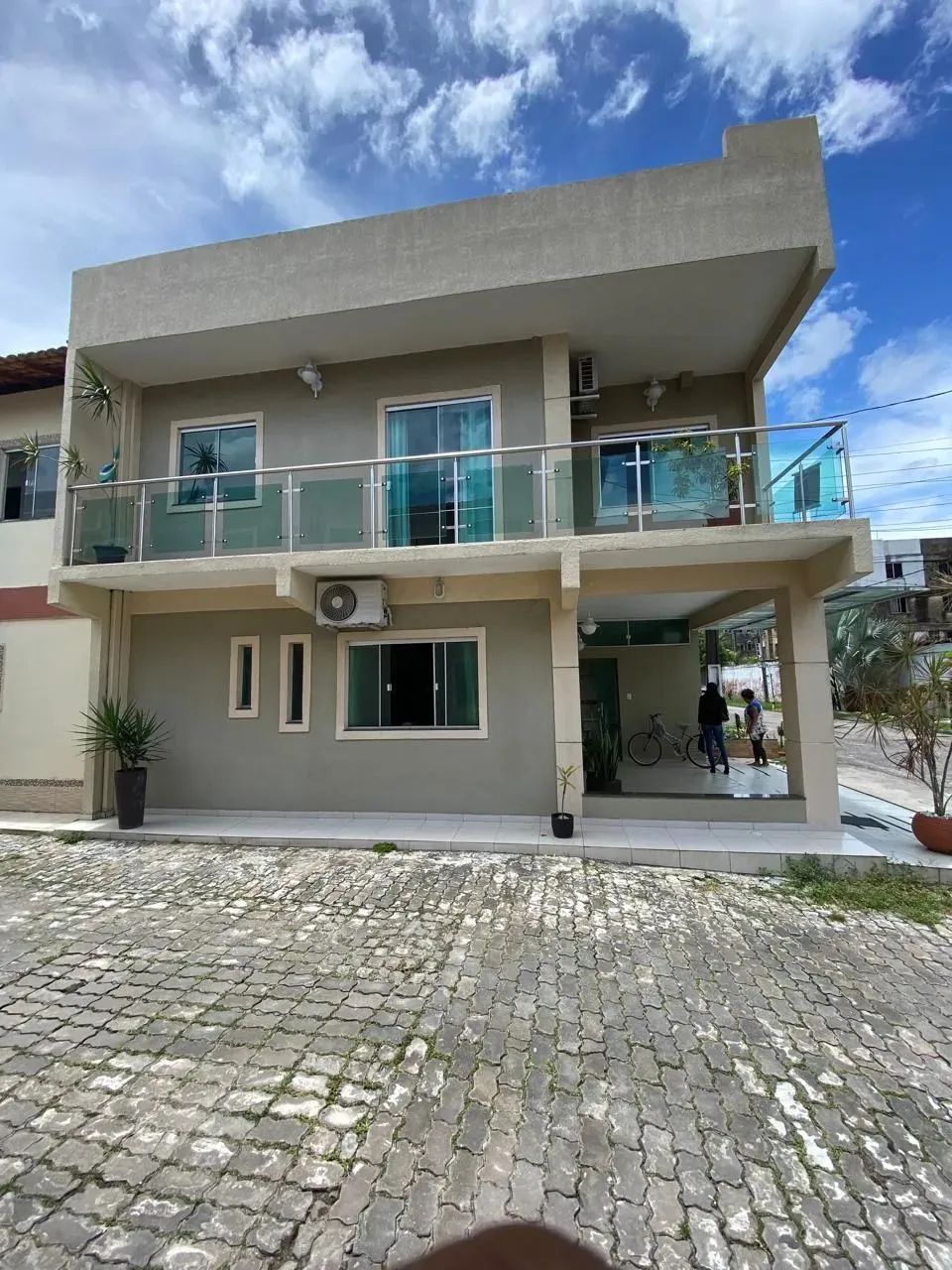 Vendo uma belíssima residência no Condomínio Jardim Verde
