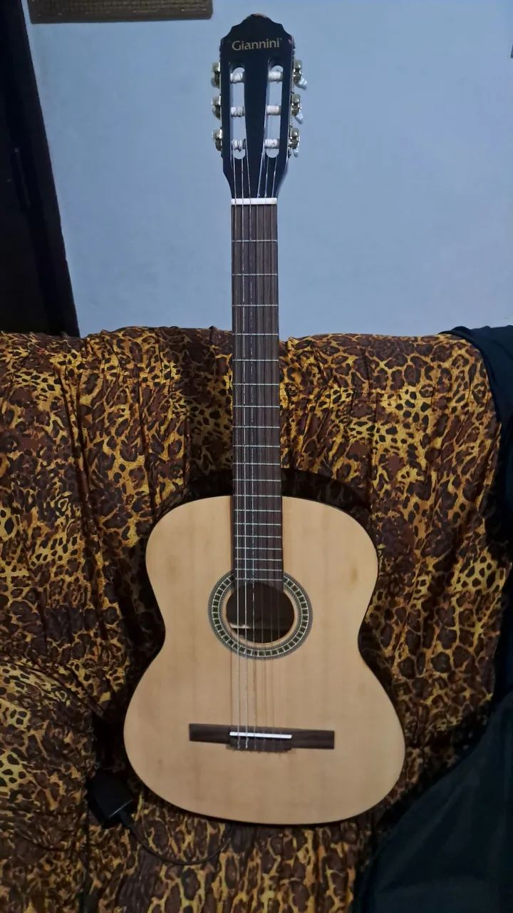 Violão Giannini