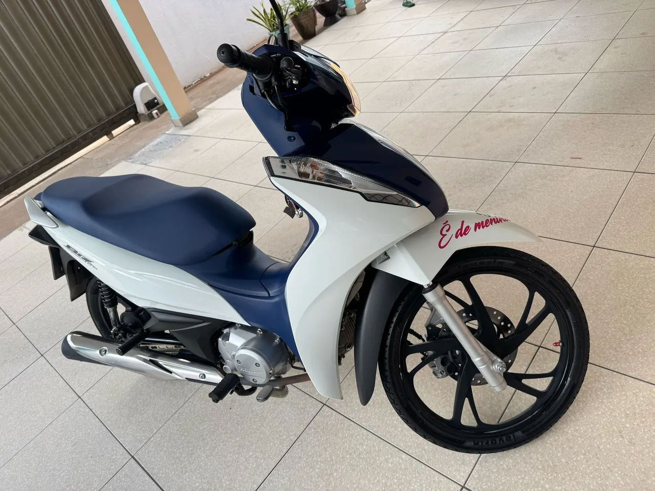 Biz 125 2022 em dias 