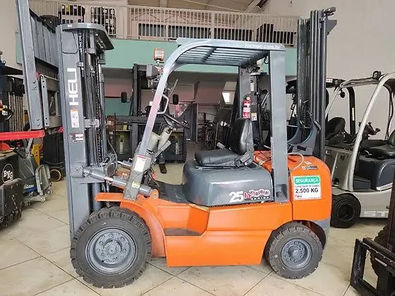 Empilhadeira Heli - 2.500kg