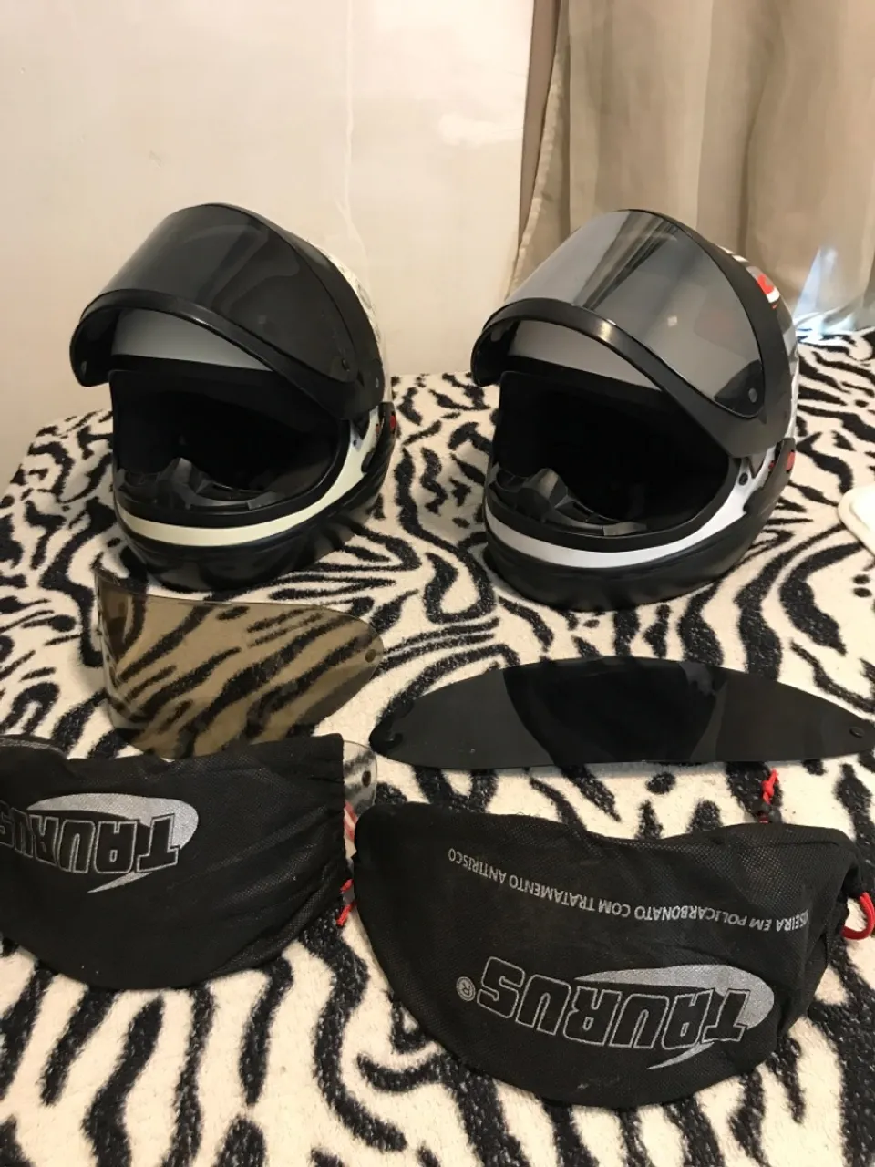 Capacete Taurus - Viseiras e Sacolas de Proteção