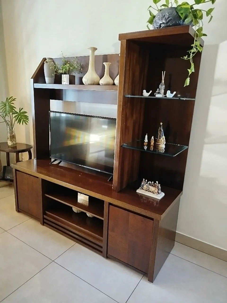 Estante/rack em Madeira Maciça com Design Moderno