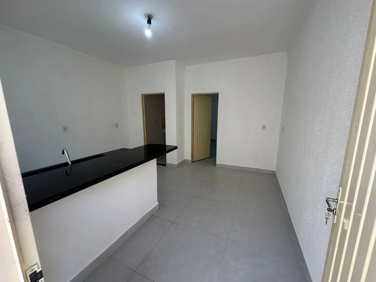 KITNET NO SETOR GARAVELO PROXIMO A AV. IGUALDADE