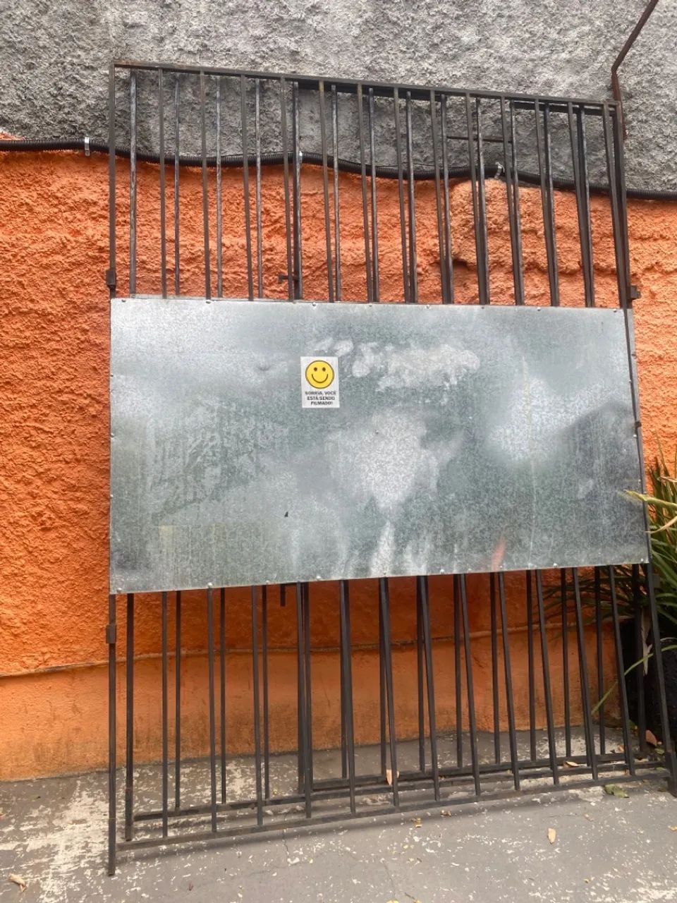 Vendo portões de Ferro de Metalon 