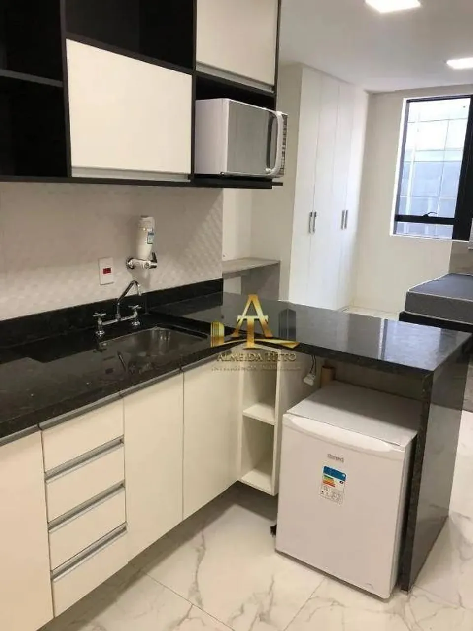 Studio mobiliado à venda no Condomínio Selenita - Bairro Bethaville - Barueri-SP