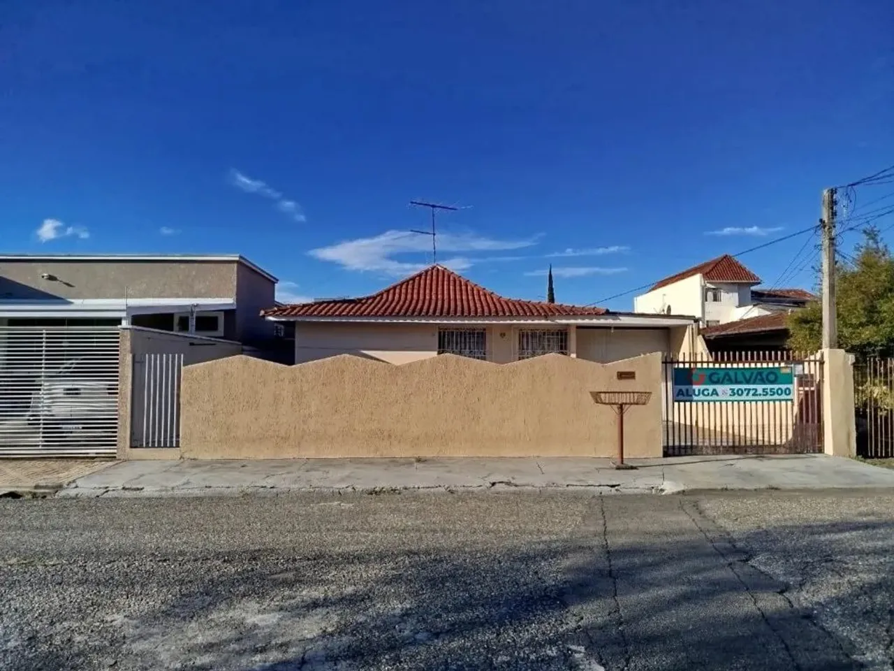 Residência no CAJURU de 180,00 m² - 40693.001-GL