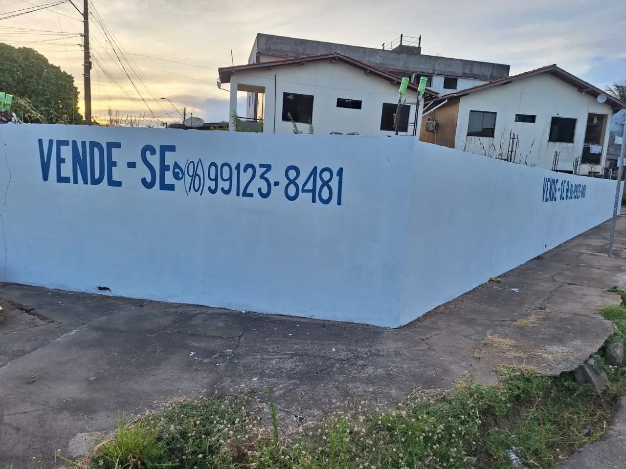 Terreno Titulado e Registrado, de esquina no Trem