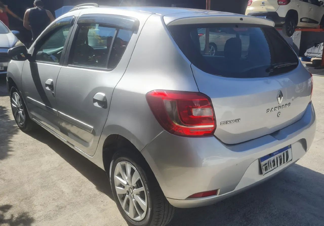 SANDERO 1.0 EXPRESS COMPLETO 3 CILINDROS 82 CV / 2018 - Foto 3
