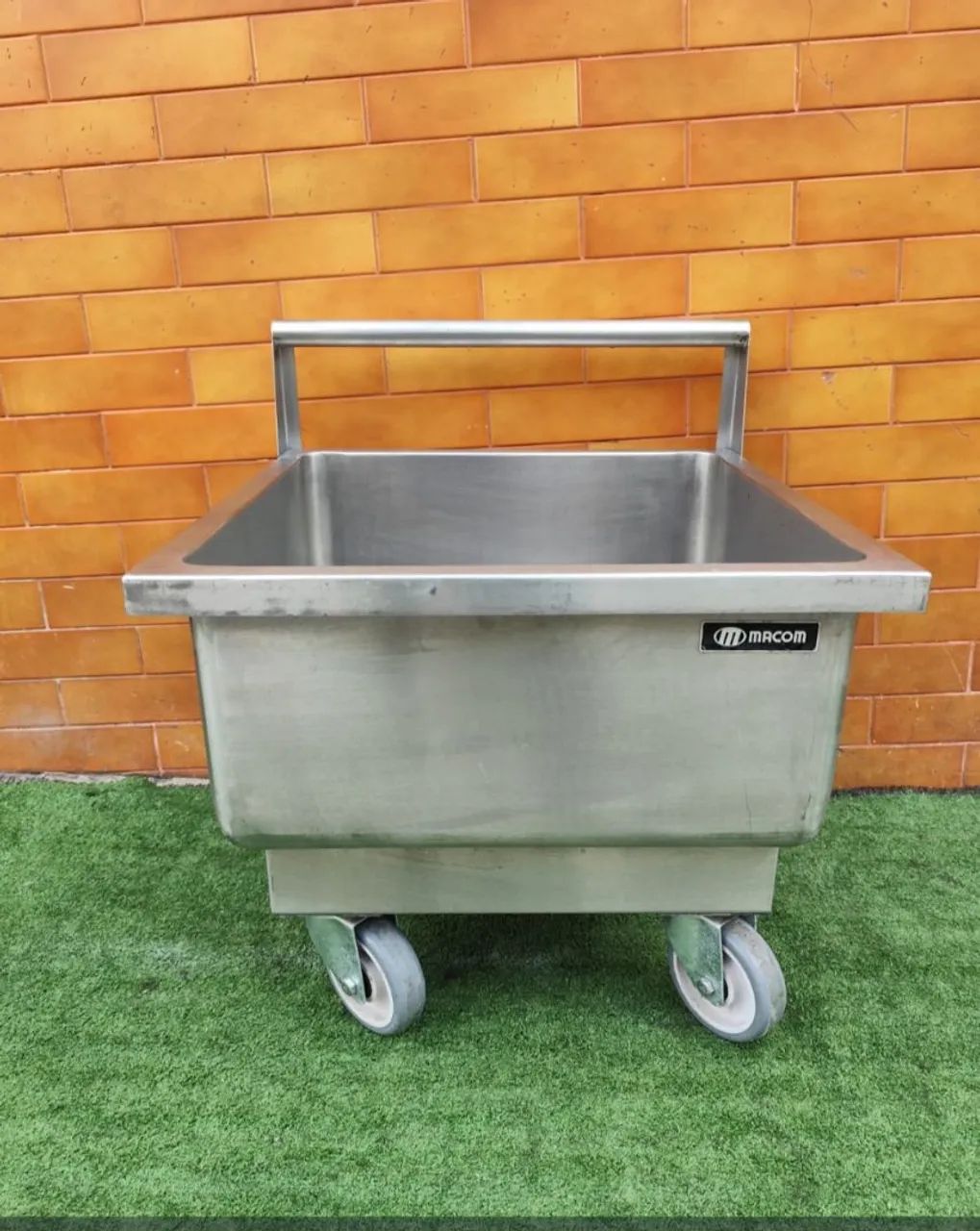 Carrinho/Tanque de Aço Inox com Rodas - Ideal para Comércio - Foto 5