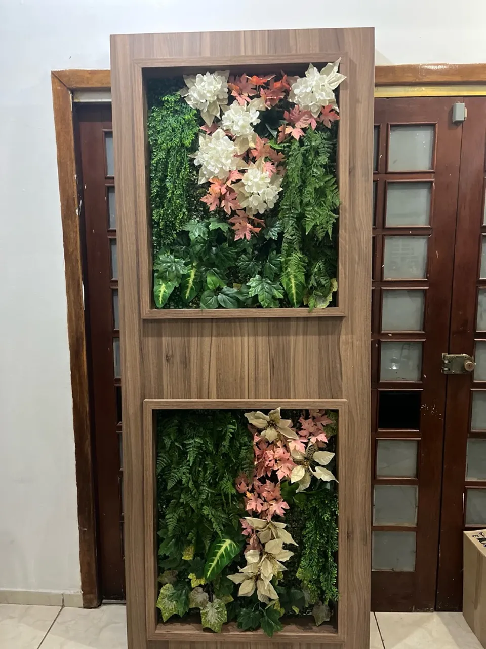 Painel Decorativo Vertical com plantas Artificiais- Espaço instagramavel