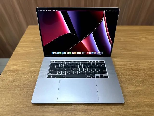 MACBOOK PRO, 32 GB RAM, 1TB SSD, 16 POLEGADAS, CORE i9, TOUCH BAR