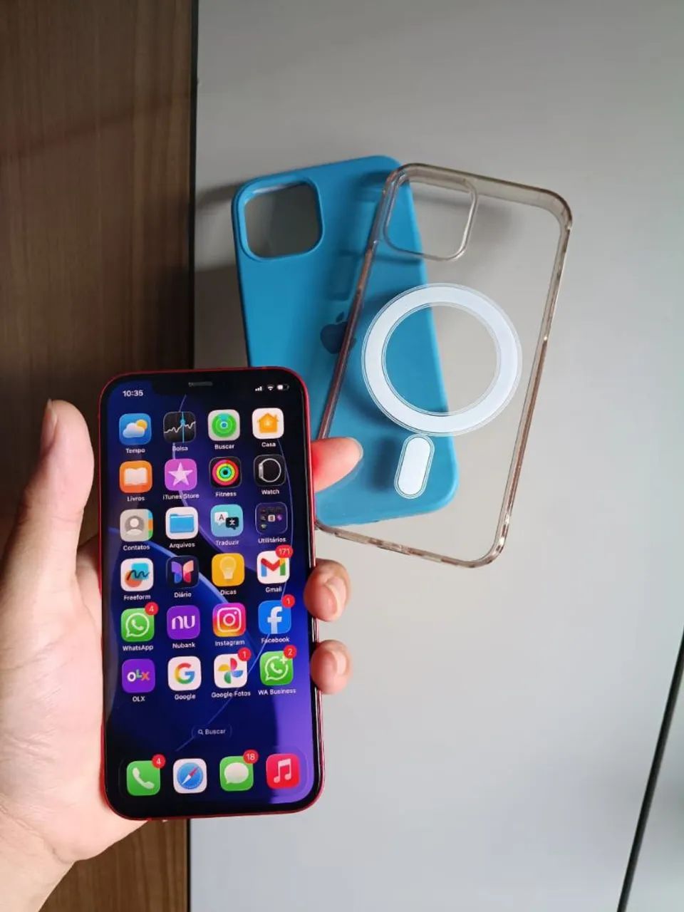 IPhone 12 vermelho todo original bem conservado 64 GB de memória