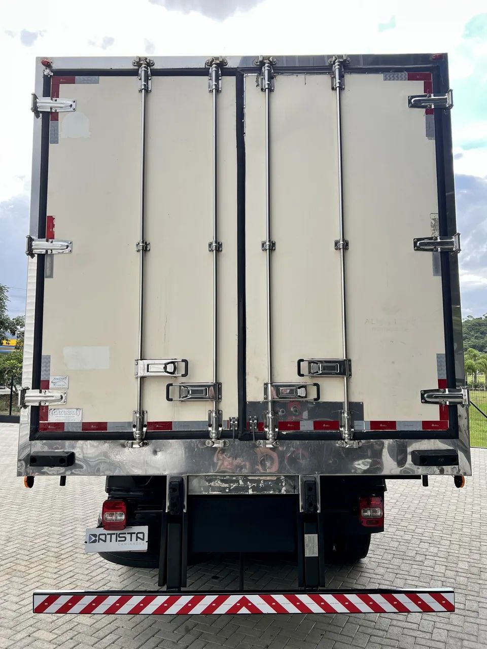 VW 30-330 8x2 2021 Baú 8.5m Máquina ThermoKing -20Cº - Foto 5