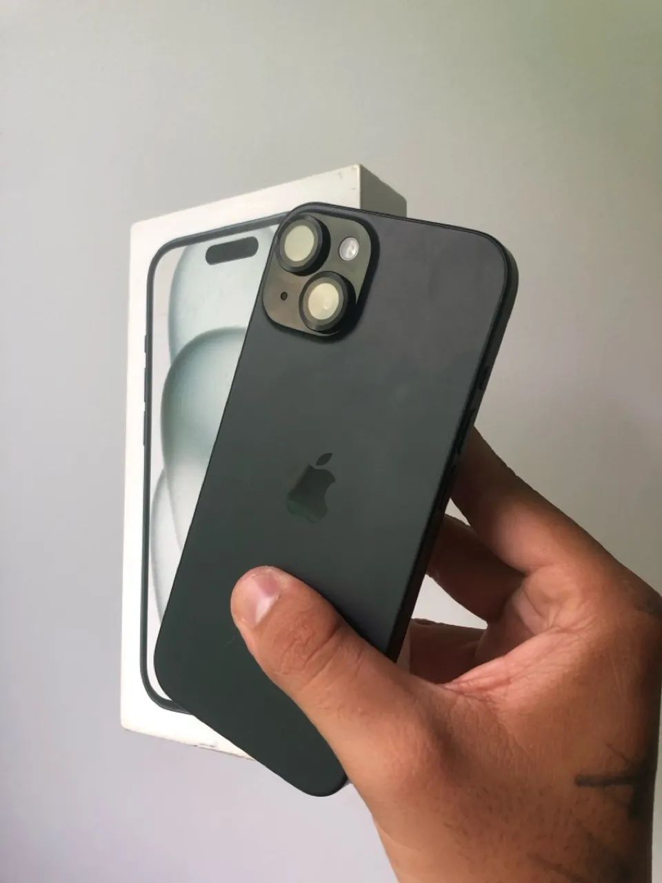 iPhone 15 128GB na garantia Apple até Setembro 