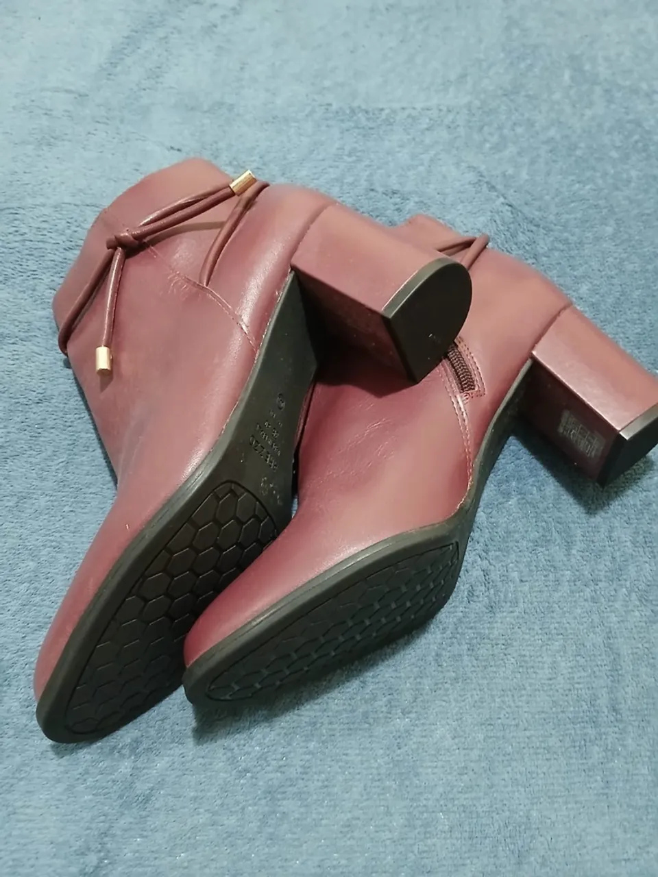 Bota com Salto Bloco - Conforto e Estilo!