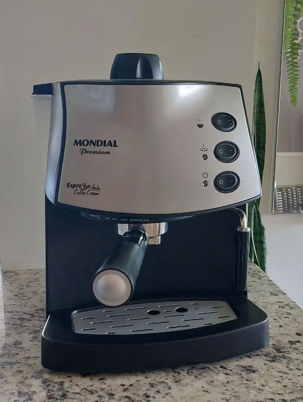 Máquina de café expresso Mondial