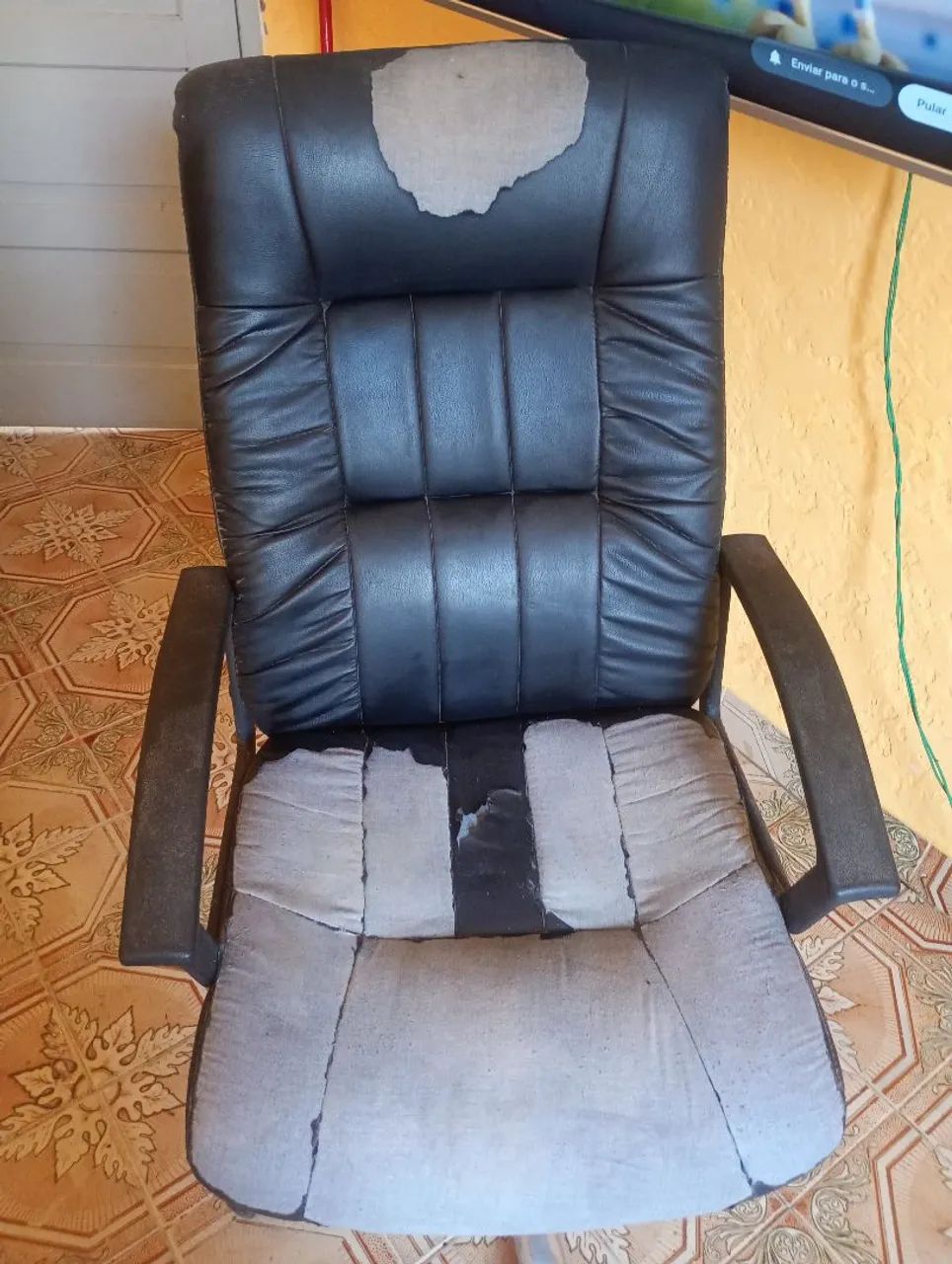 3 Cadeiras de escritório usada