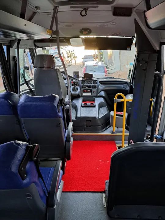 Micro-ônibus 4X4 impecável