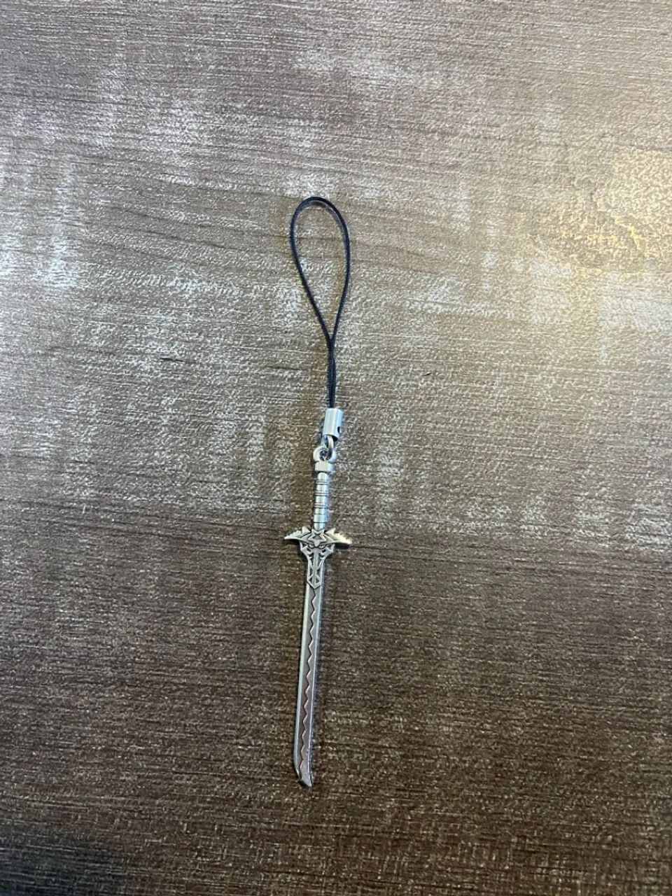 Chaveiros Pingentes de Espada Miniaturas - Foto 4