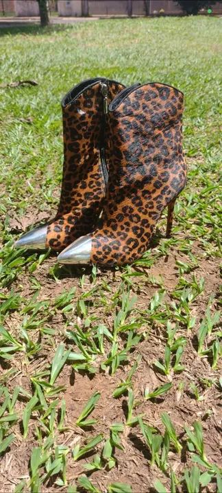 Botas de Oncinha Schutz  - Foto 2