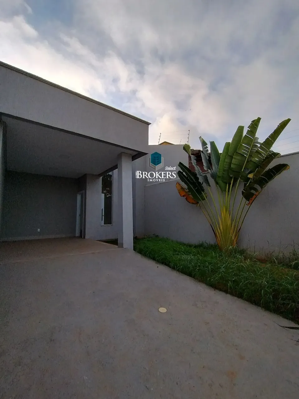 Oportunidade | Moinho dos Ventos | 3/4 sendo 1 suíte | Quintal Amplo | 180m² | 2 vagas