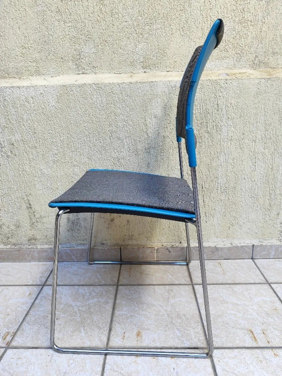 Cadeira Fixa Estofada e Cromada Azul - Cavaletti  - Foto 5