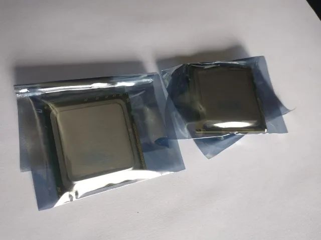 Par de processadores Intel Xeon X5690 3,4 GHz 6 núcleos 12 threads CPU 130 W LGA 1366