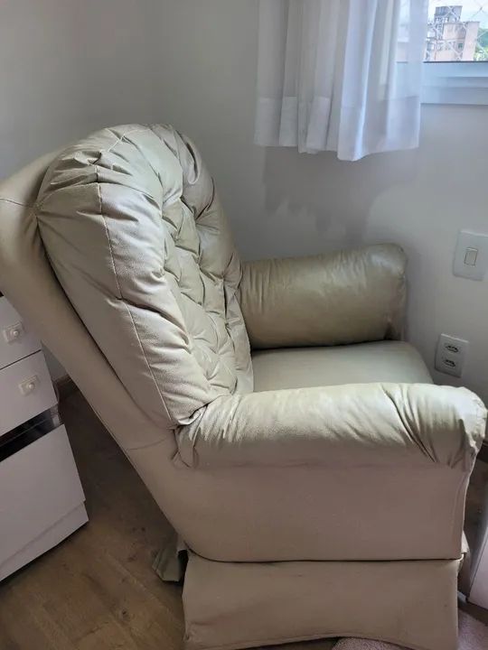 Poltrona de Amamentação com Puff - Conforto e Estilo para o seu Bebê - Foto 2