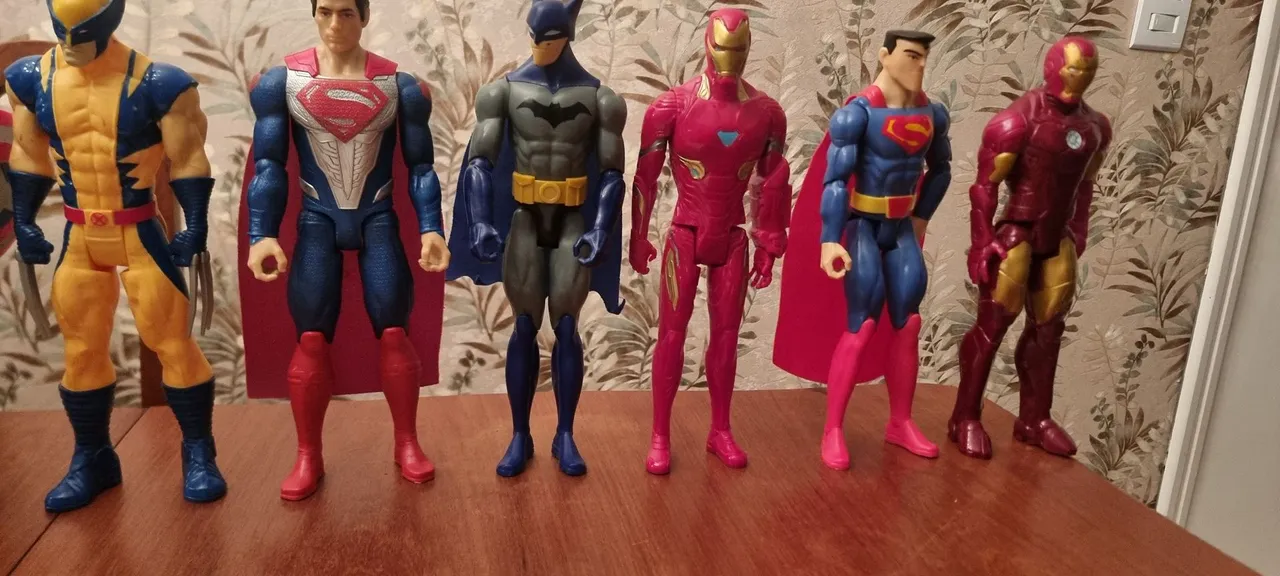 Super-Heróis: Wolverine, Superman, Batman e Iron Man!