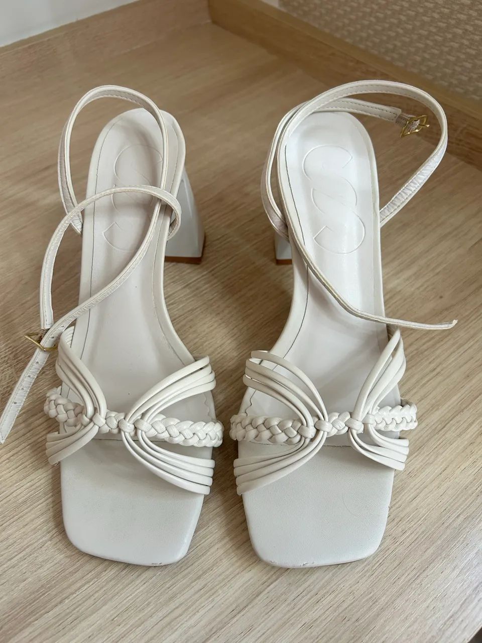 Salto off white Sonho dos Pés 