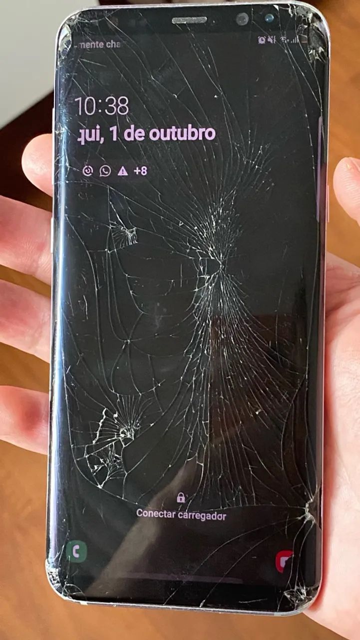 Samsung S8 Com detalhe 
