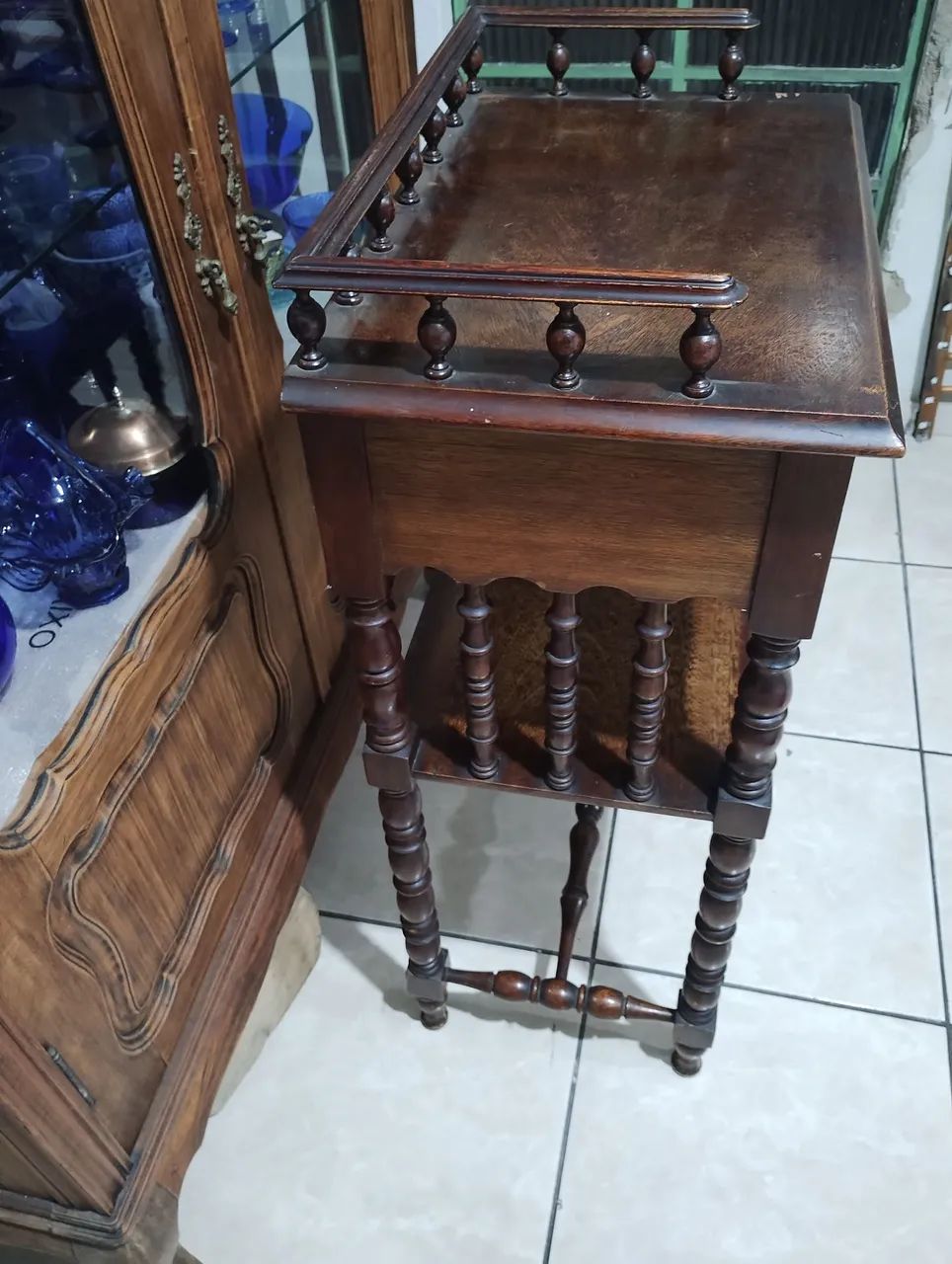 Mesinha de canto antiga  - Foto 3