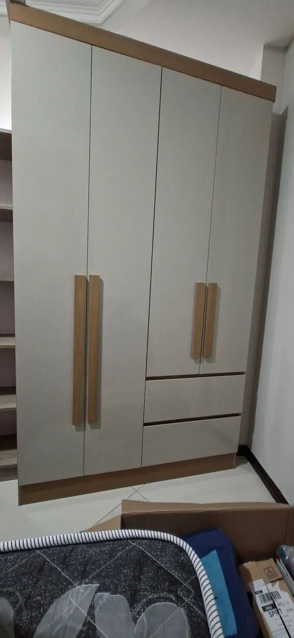 Guarda-roupas solteiro