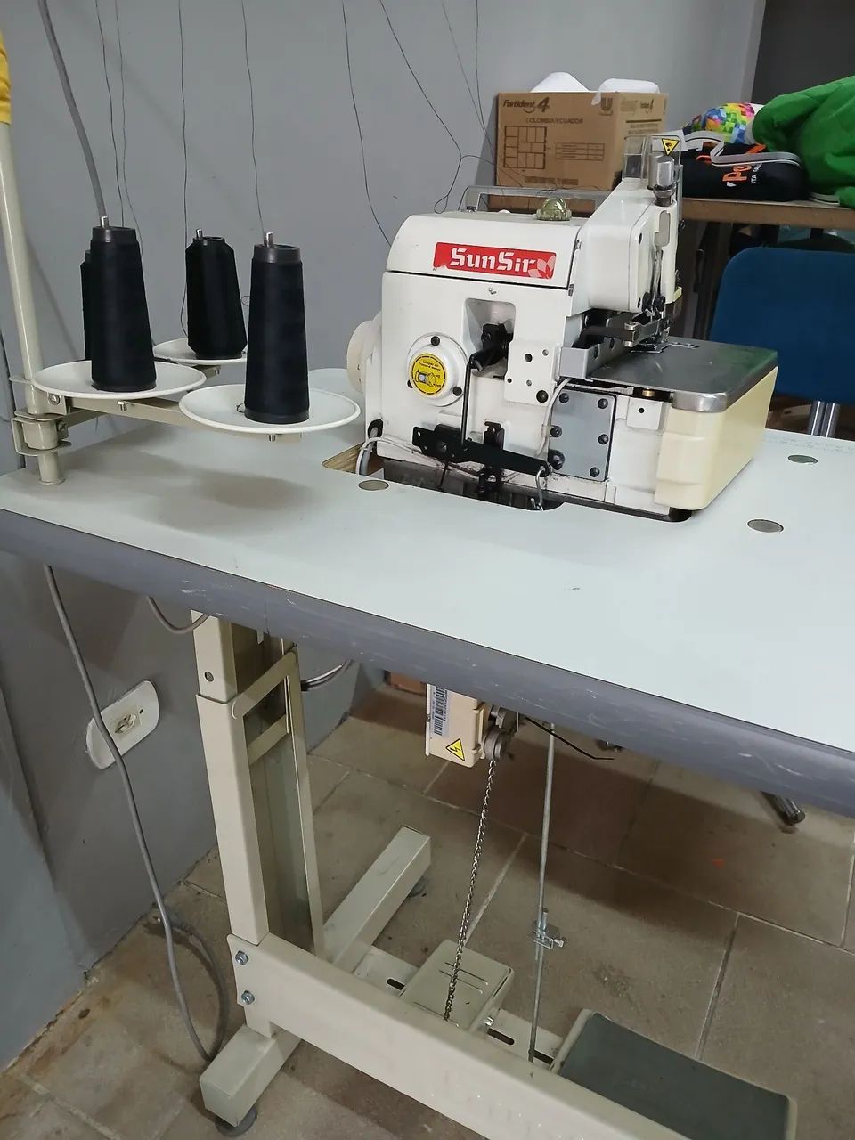 Vendo Overlock Eletrônica Ponto Cadeia - Foto 4
