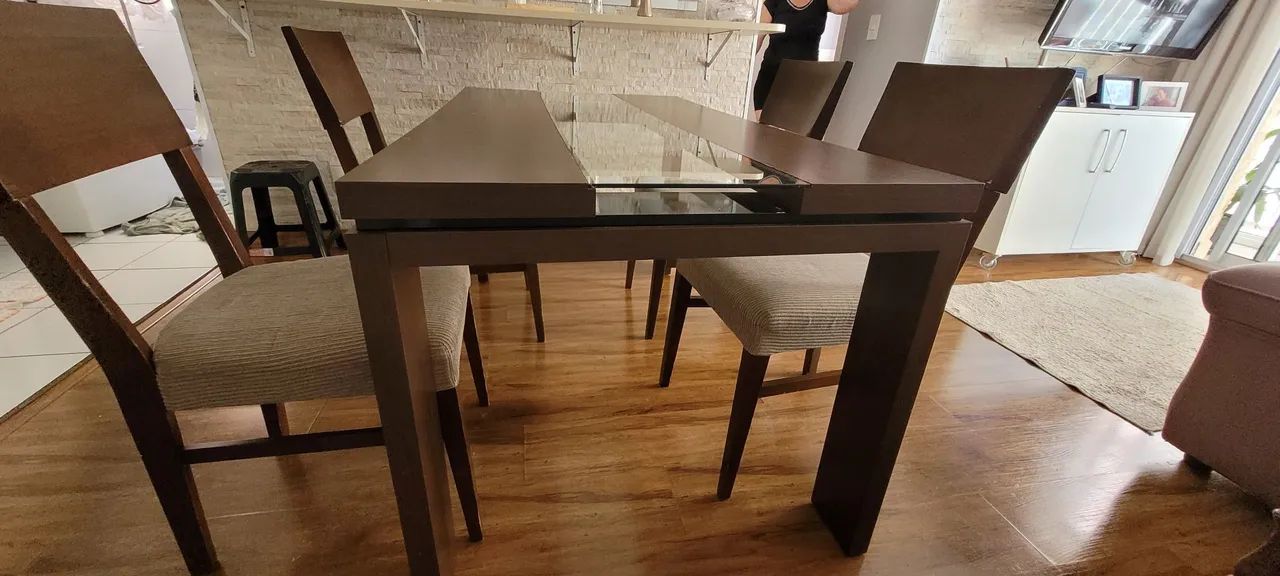 Mesa de Madeira com vidro 4 cadeiras - Foto 2