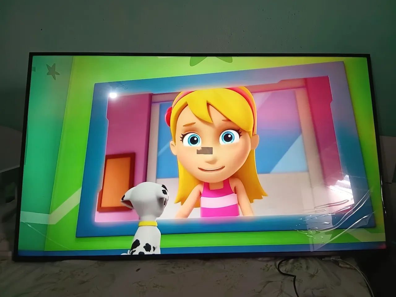 TV 55 POLEGADAS LG SMART 4k DETALHE VERMELHO NA IMAGEM PRETA  - Foto 3