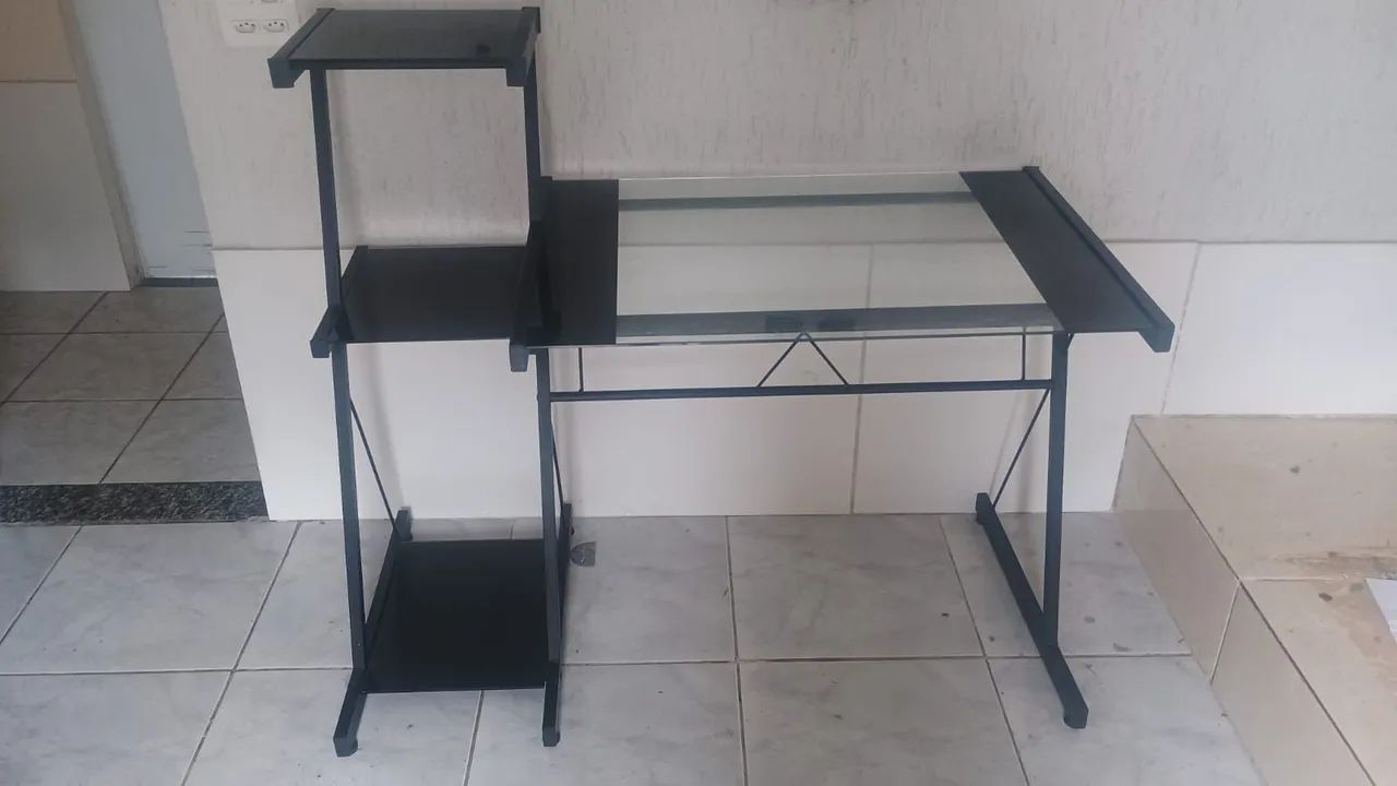 Mesa de escritório em vidro