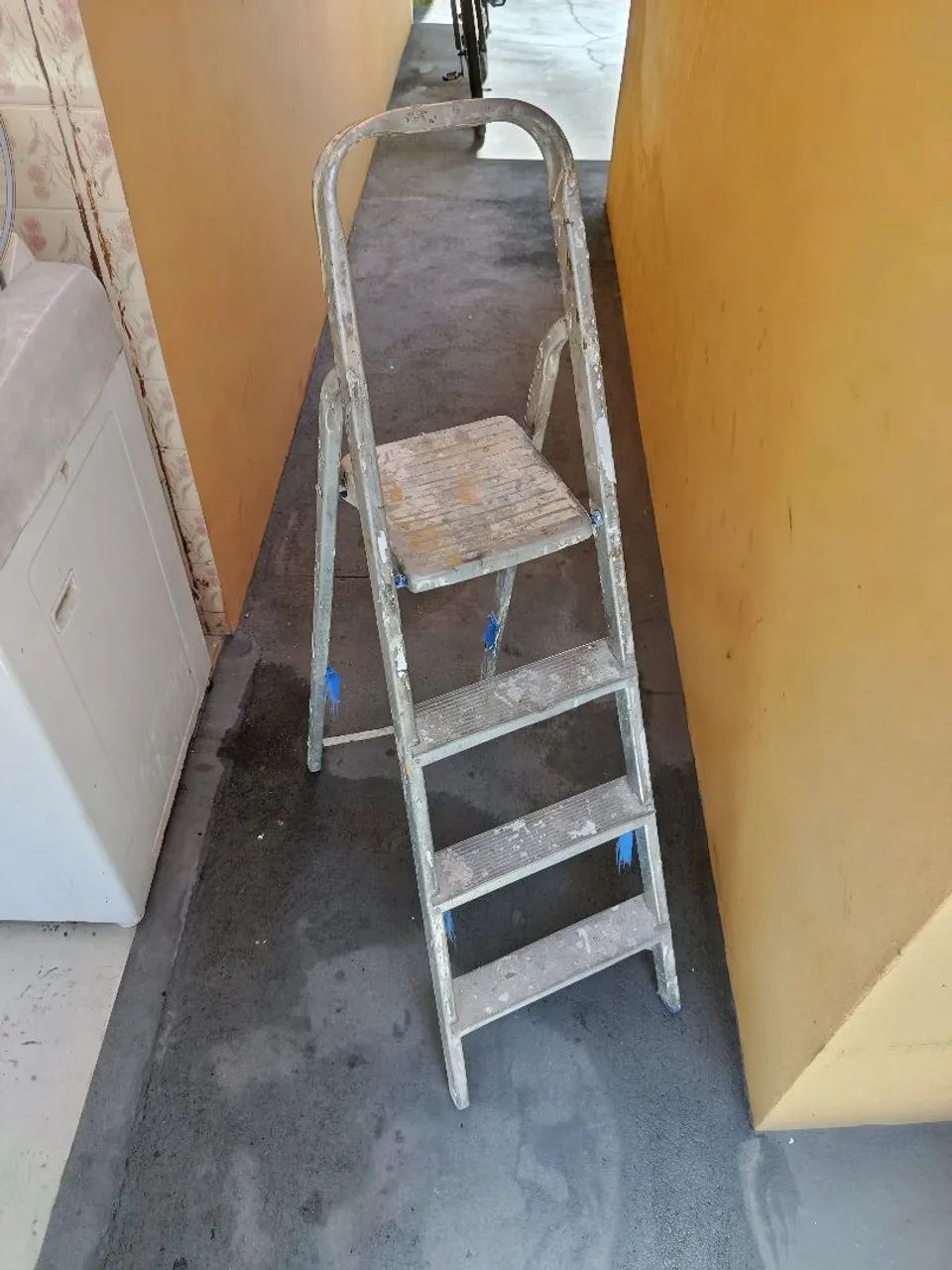 Escada de alumínio 