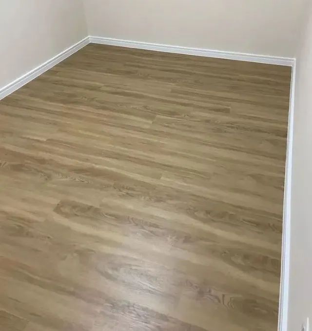 Instalador de Piso Vinílico e Rodapé - Foto 2