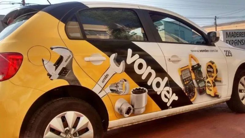 Plotagem e Sinalização automotiva - Foto 4